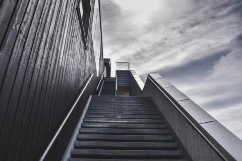 stairs-918735_1920-1000x667.jpg